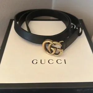 Black leather Gucci belt